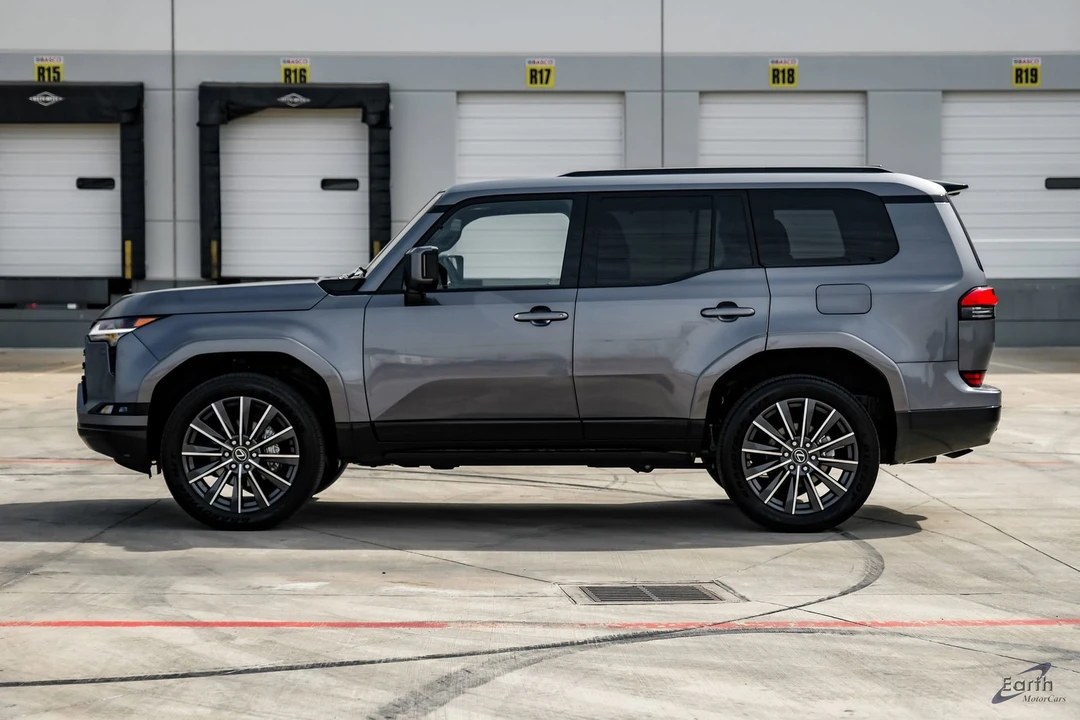 2025 Lexus GX 2nd Gen - Image 5 of 12