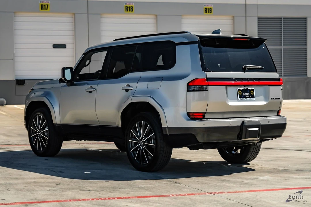 2025 Lexus GX 3rd Gen - Image 8 of 12
