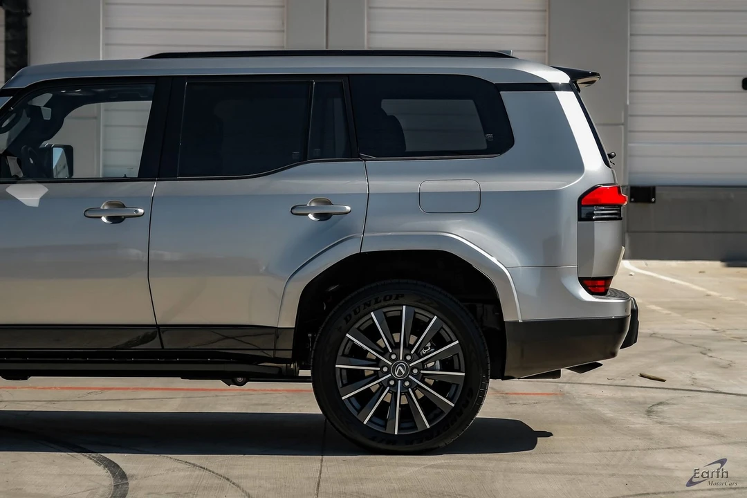 2025 Lexus GX 3rd Gen - Image 7 of 12