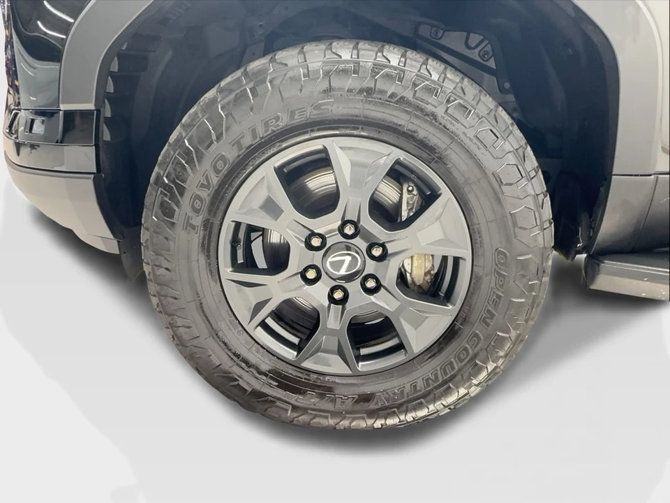 2025 Lexus GX 3rd Gen - Image 13 of 21