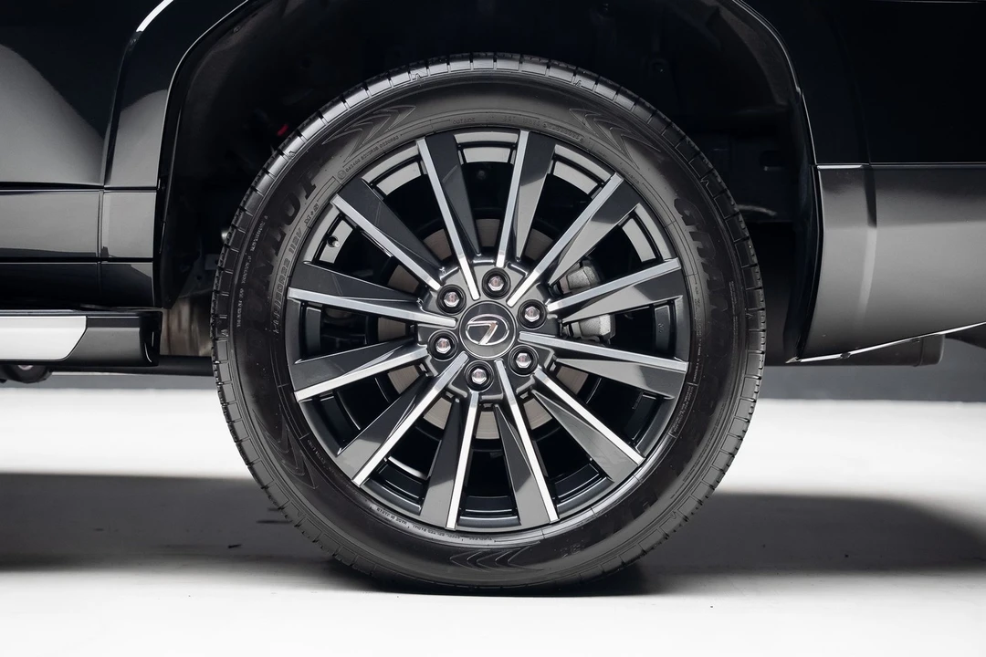 2025 Lexus GX 3rd Gen - Image 20 of 21