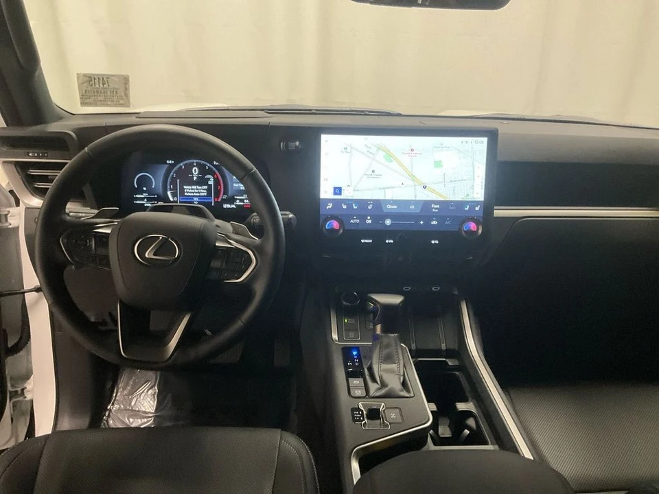 2025 Lexus GX 3rd Gen - Image 5 of 10