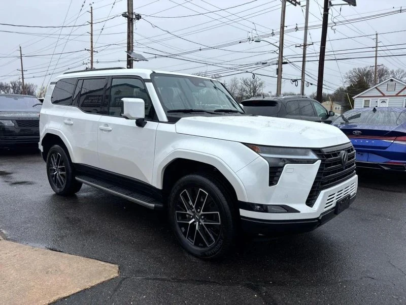 2025 Lexus GX 3rd Gen - Image 8 of 12