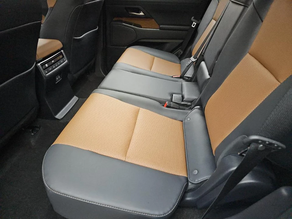 2025 Lexus GX 3rd Gen - Image 6 of 10