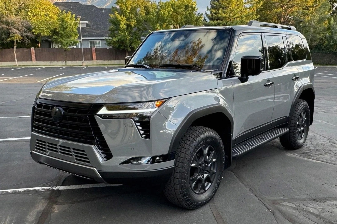 2025 Lexus GX 3rd Gen - Image 16 of 21