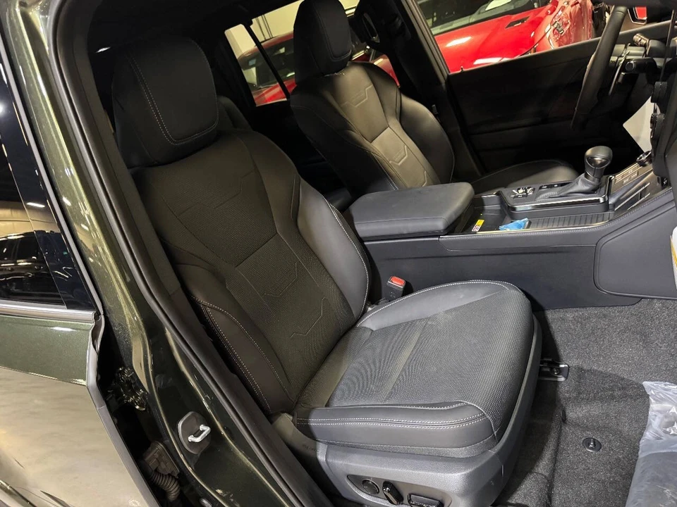 2025 Lexus GX 3rd Gen - Image 10 of 12