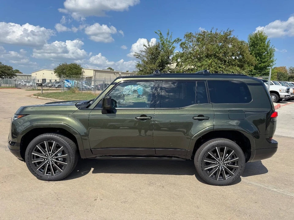 2025 Lexus GX 3rd Gen - Image 2 of 12