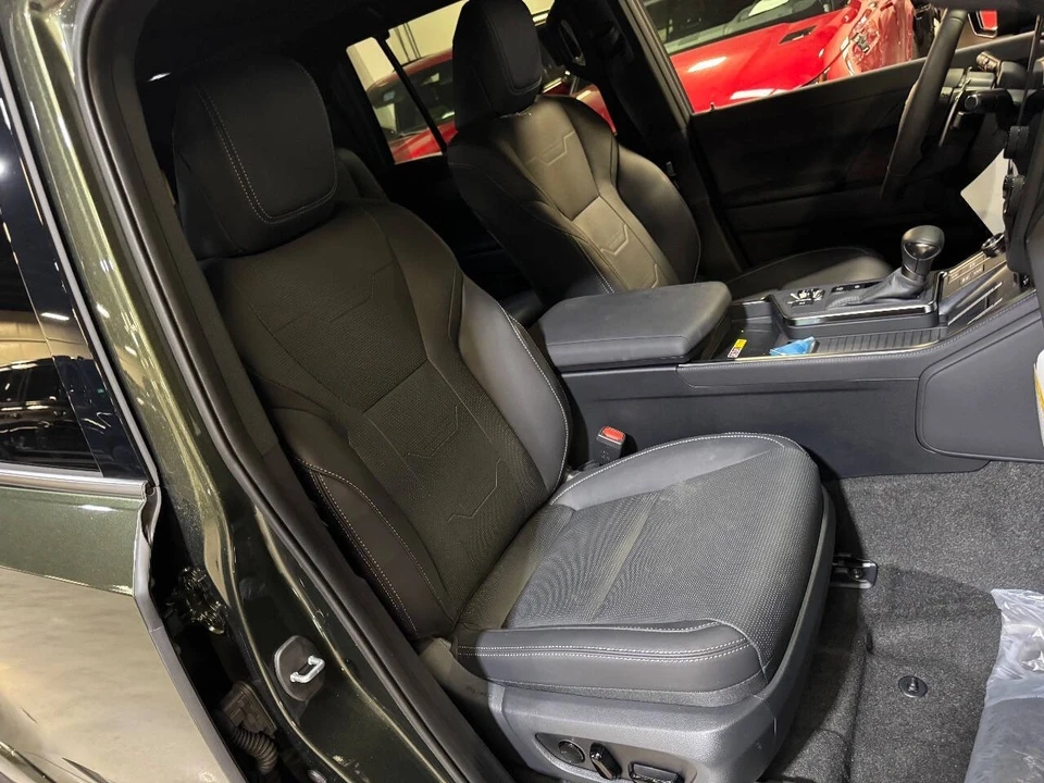 2025 Lexus GX 3rd Gen - Image 10 of 12