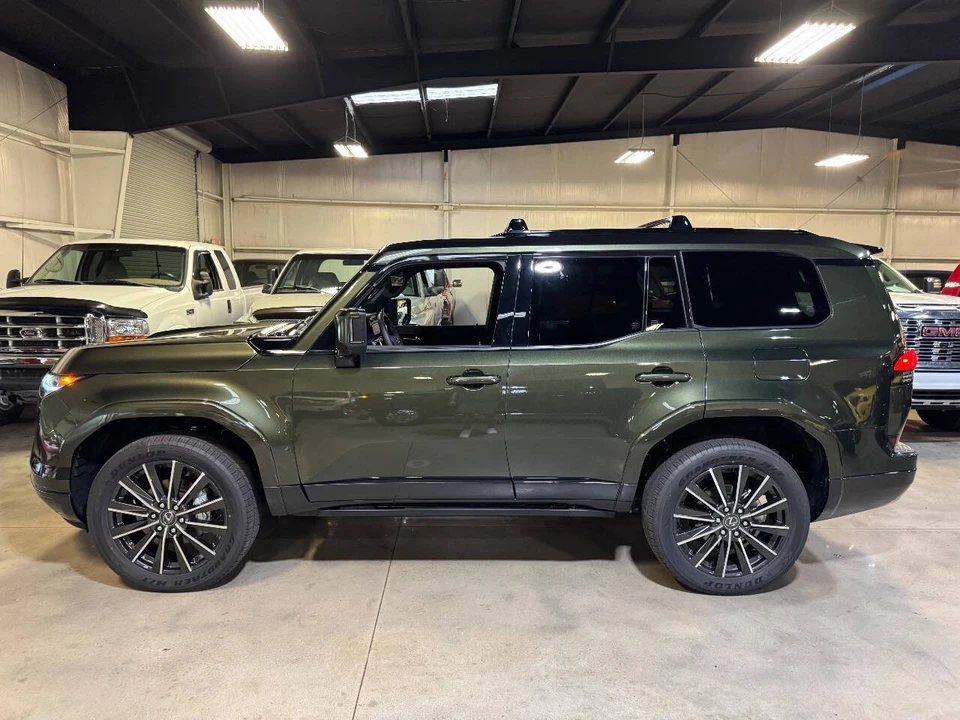 2025 Lexus GX 3rd Gen - Image 16 of 21