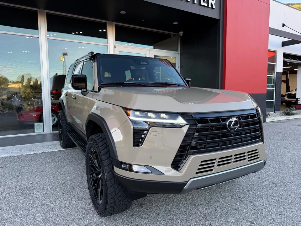 2025 Lexus GX 3rd Gen - Image 13 of 21