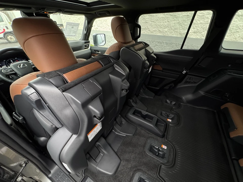 2025 Lexus GX 3rd Gen - Image 9 of 12