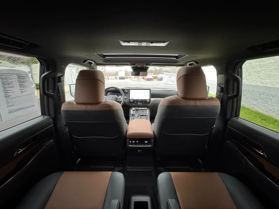 2025 Lexus GX 3rd Gen - Image 11 of 12