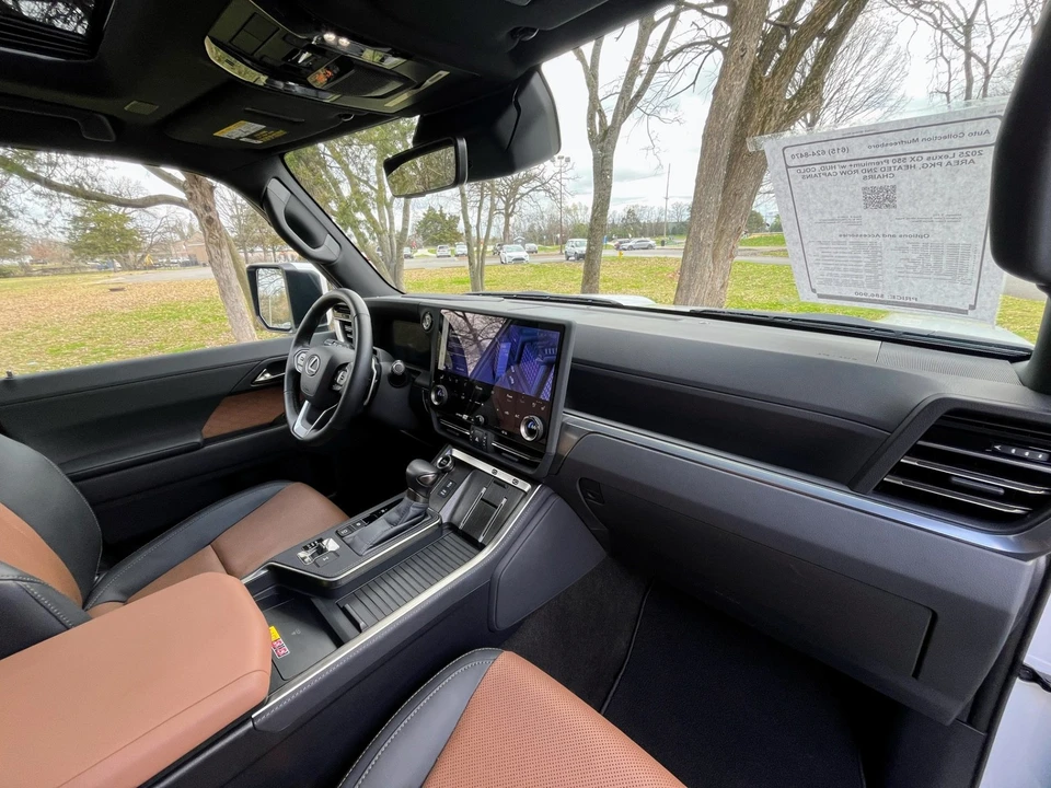 2025 Lexus GX 3rd Gen - Image 18 of 21