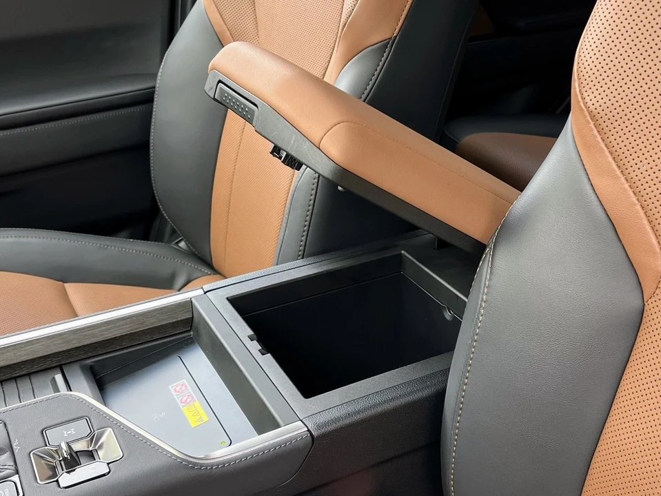 2025 Lexus GX 3rd Gen - Image 15 of 21