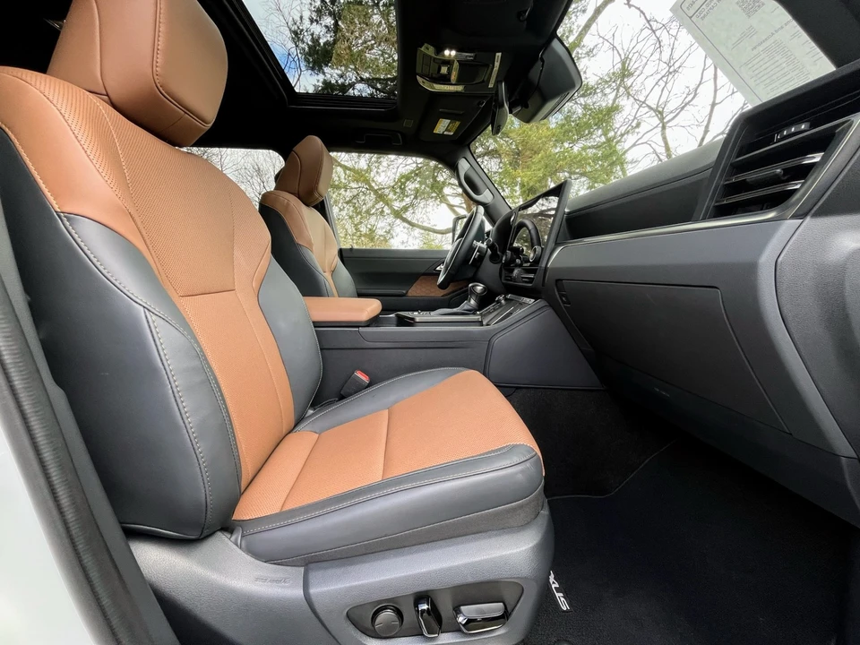 2025 Lexus GX 3rd Gen - Image 17 of 21
