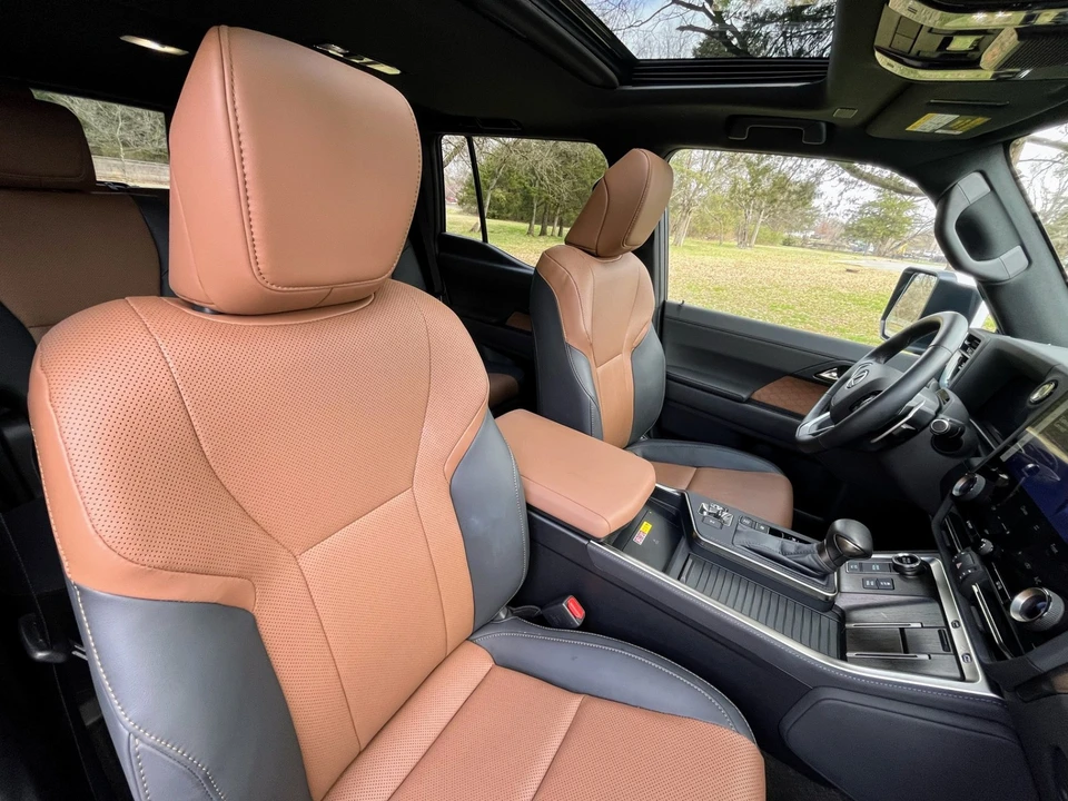 2025 Lexus GX 3rd Gen - Image 19 of 21