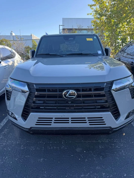 2025 Lexus GX 3rd Gen - Image 2 of 9