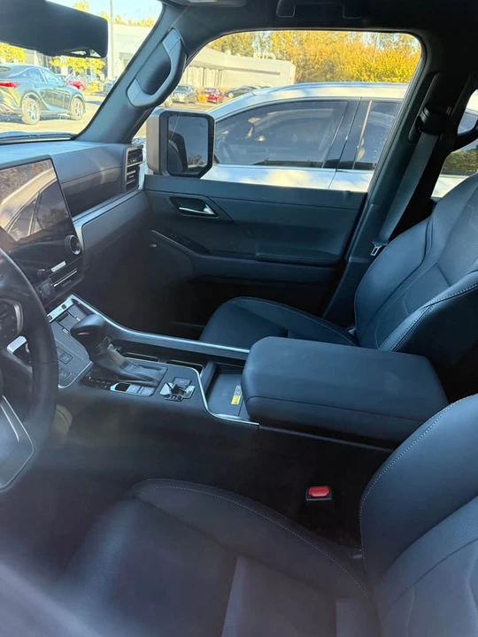 2025 Lexus GX 3rd Gen - Image 5 of 9