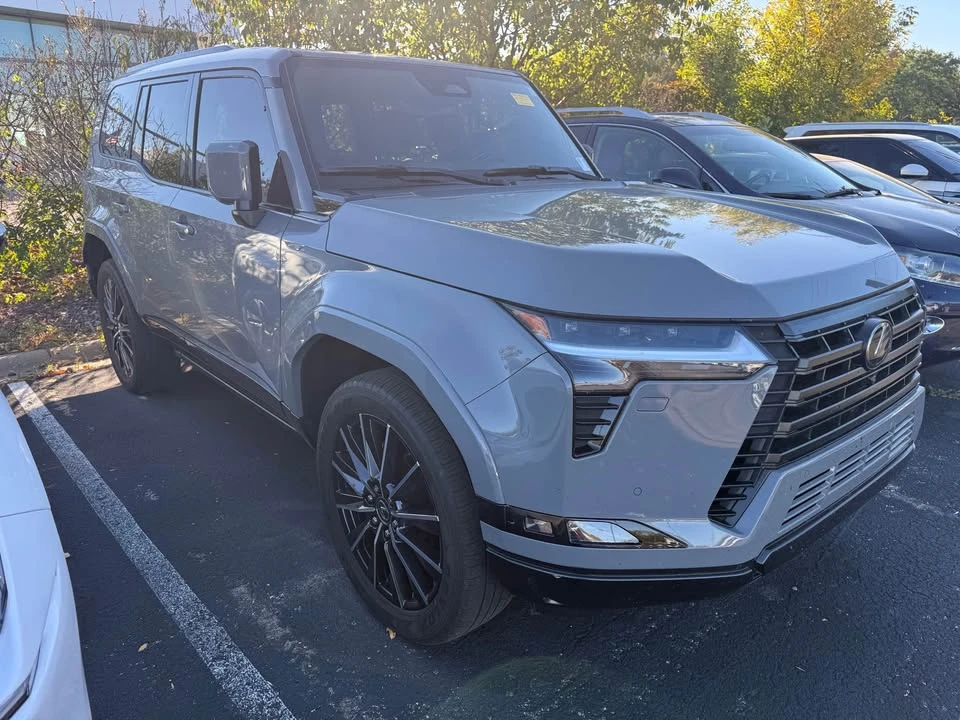 2025 Lexus GX 3rd Gen - Image 3 of 9
