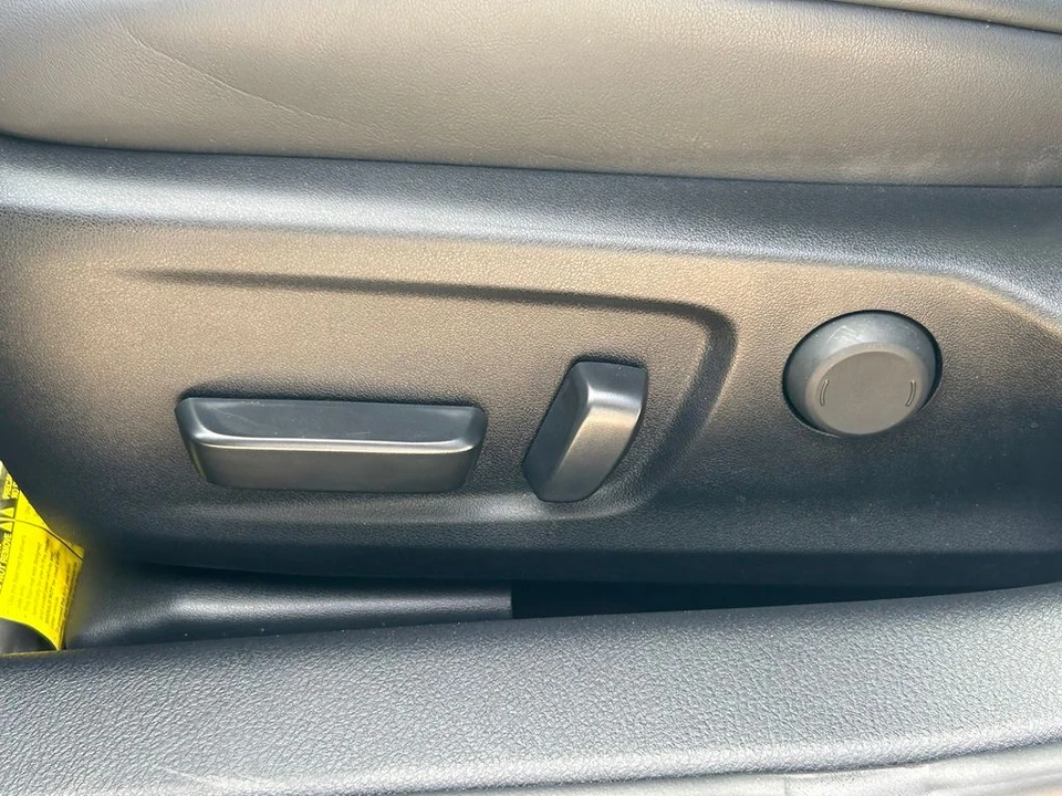 2025 Lexus IS 3rd Gen - Image 24 of 31