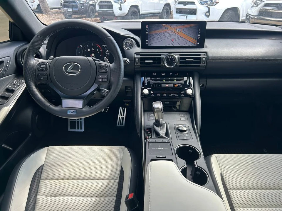 2025 Lexus IS 3rd Gen - Image 17 of 31