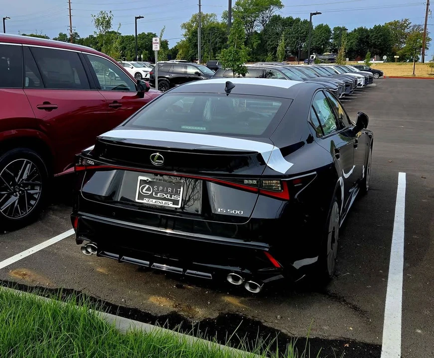 2025 Lexus IS 3rd Gen - Image 5 of 9