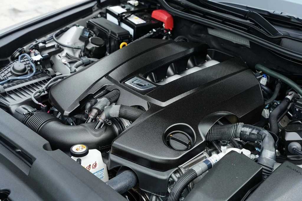2025 Lexus IS 3rd Gen - Image 19 of 24