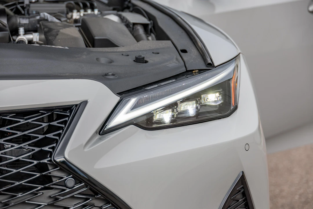 2025 Lexus IS 3rd Gen - Image 15 of 31