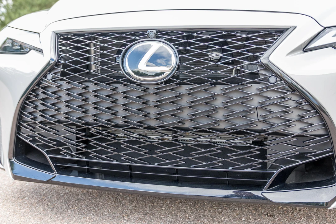 2025 Lexus IS 3rd Gen - Image 16 of 31