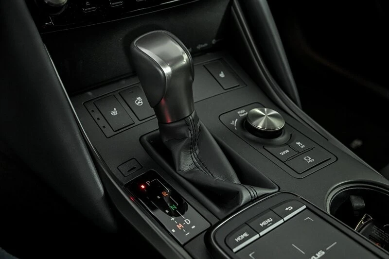 2025 Lexus IS 3rd Gen - Image 27 of 29
