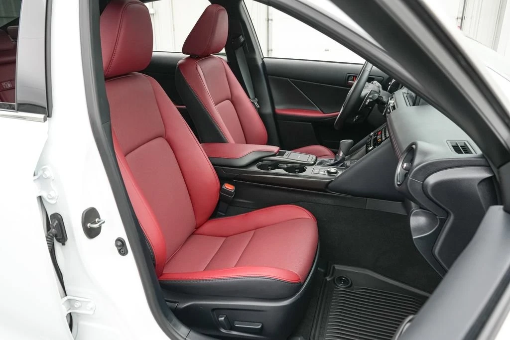 2025 Lexus IS 3rd Gen - Image 30 of 31