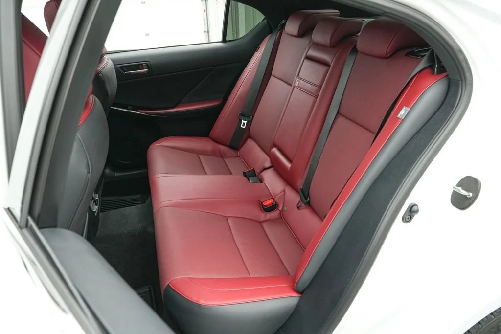 2025 Lexus IS 3rd Gen - Image 26 of 31