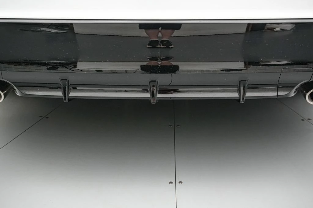 2025 Lexus IS 3rd Gen - Image 18 of 31