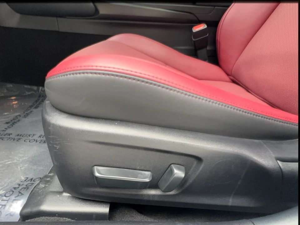 2025 Lexus IS 3rd Gen - Image 21 of 31