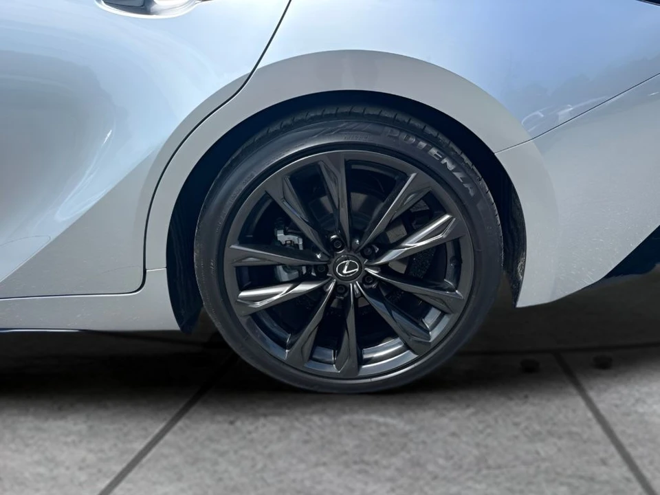 2025 Lexus IS 3rd Gen - Image 28 of 29