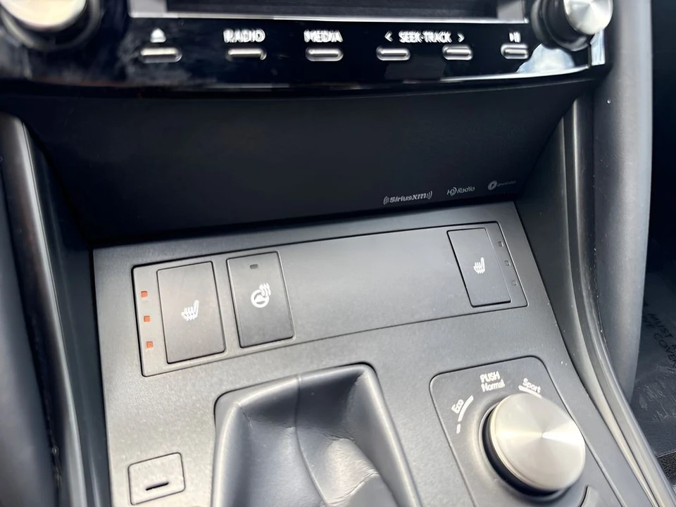 2025 Lexus IS 3rd Gen - Image 19 of 29