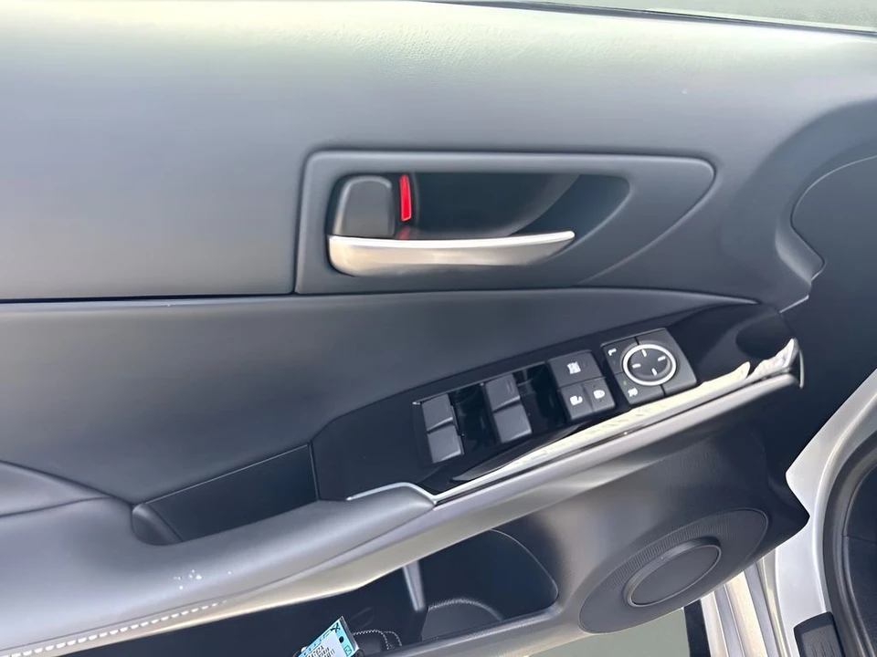 2025 Lexus IS 3rd Gen - Image 24 of 29