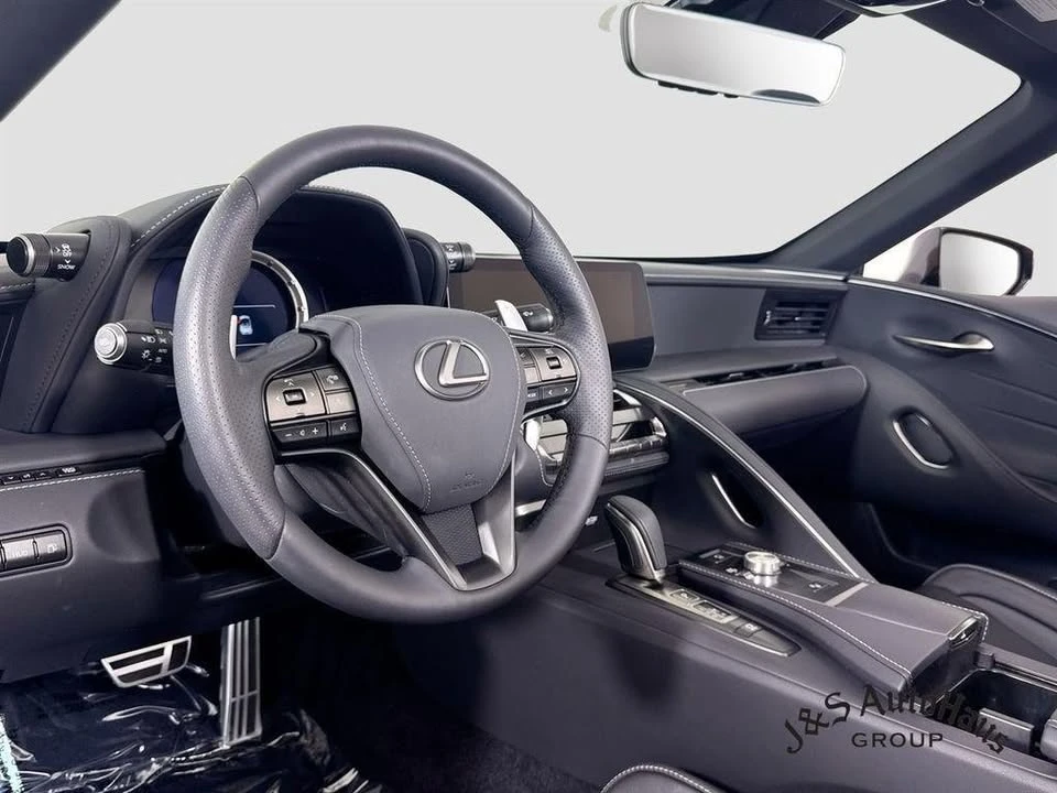 2025 Lexus LC - Image 9 of 20
