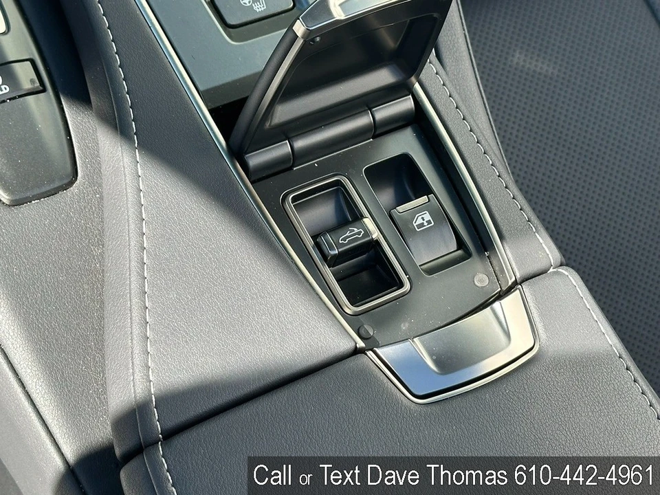 2025 Lexus LC - Image 21 of 24