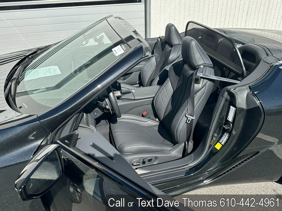 2025 Lexus LC - Image 13 of 24