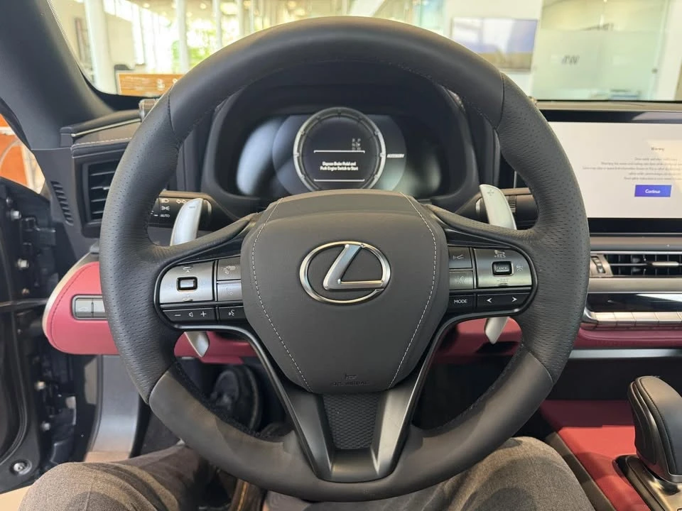 2025 Lexus LC - Image 9 of 16