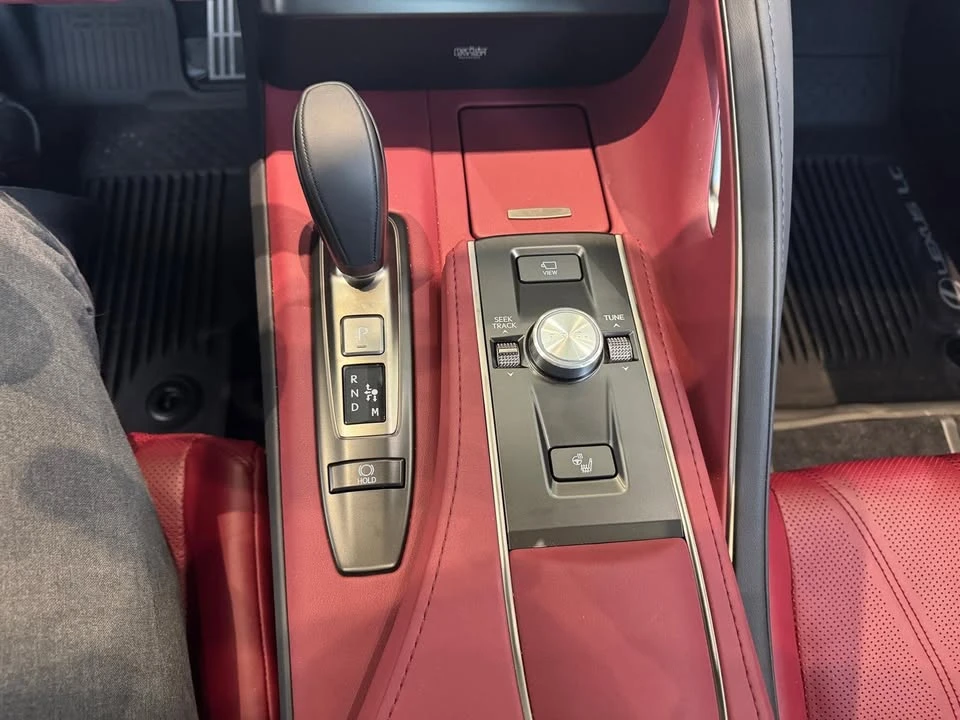 2025 Lexus LC - Image 13 of 16