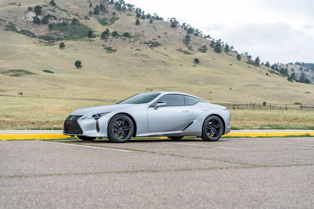 2025 Lexus LC - Image 9 of 31