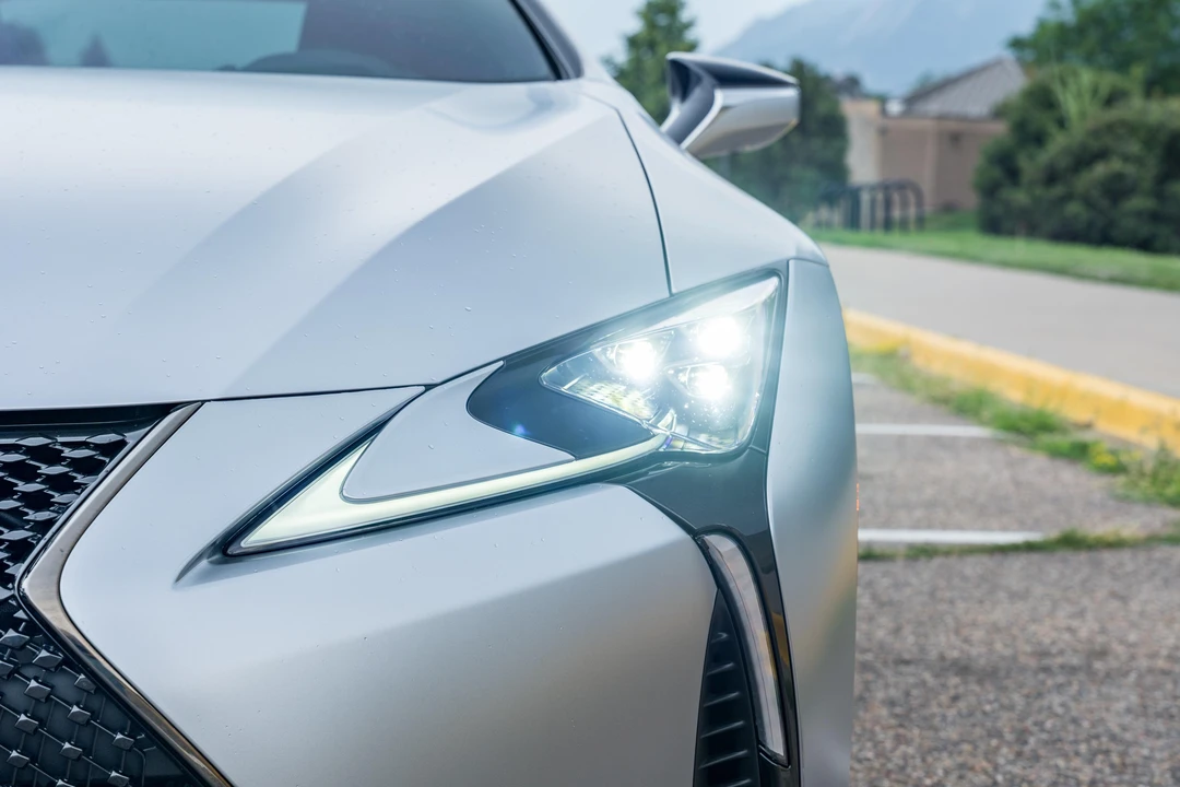 2025 Lexus LC - Image 20 of 31