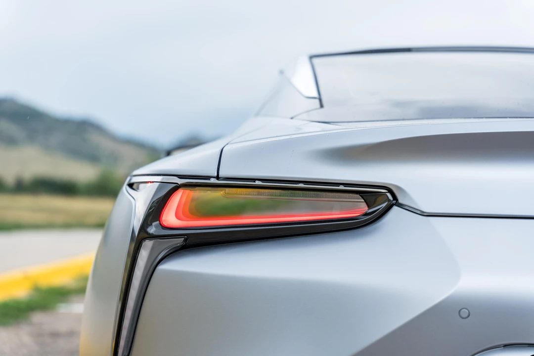 2025 Lexus LC - Image 29 of 31