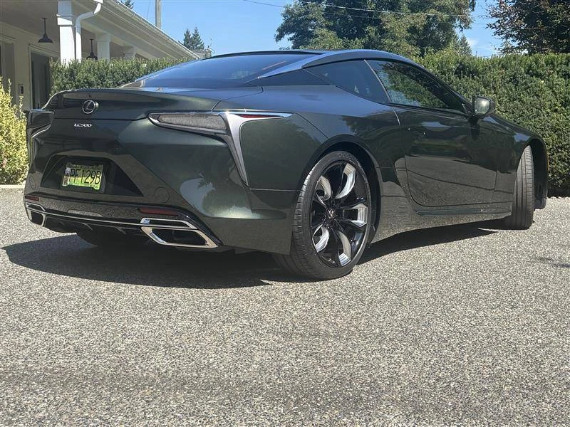 2025 Lexus LC - Image 20 of 22