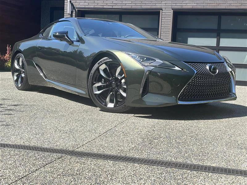 2025 Lexus LC - Image 18 of 22