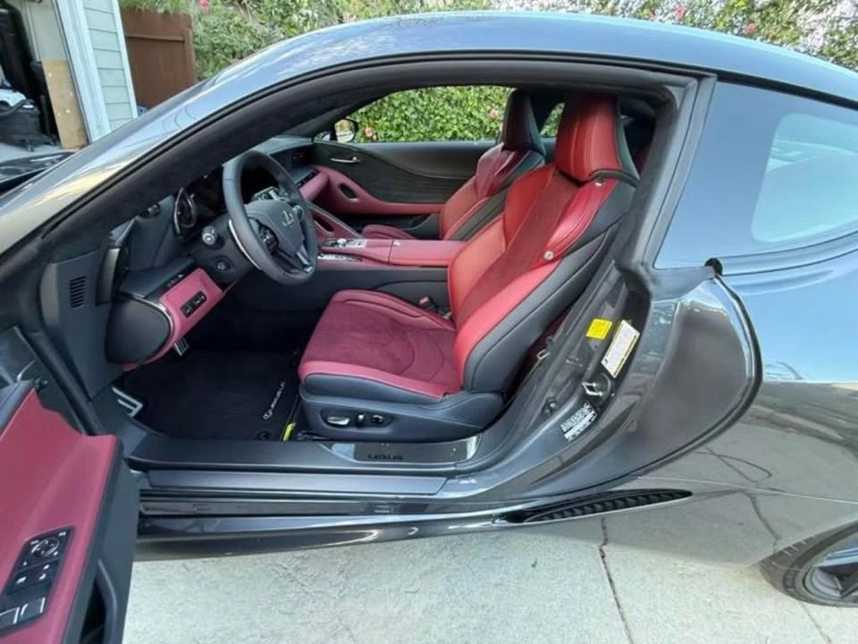 2025 Lexus LC - Image 5 of 8