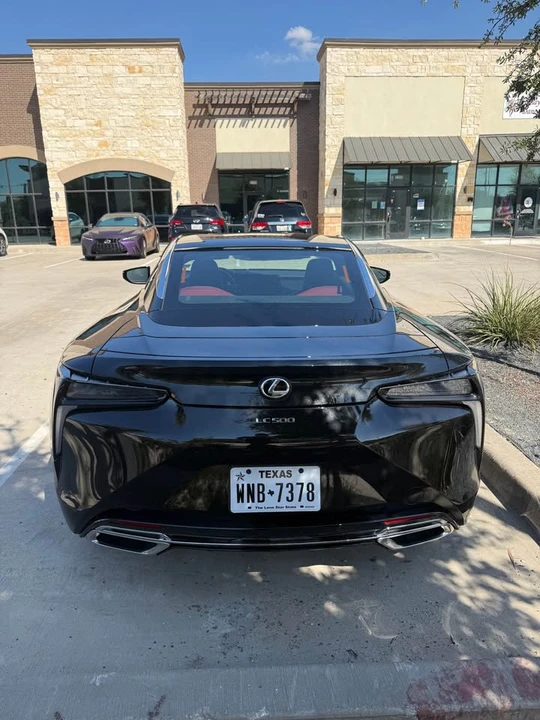 2025 Lexus LC - Image 9 of 10