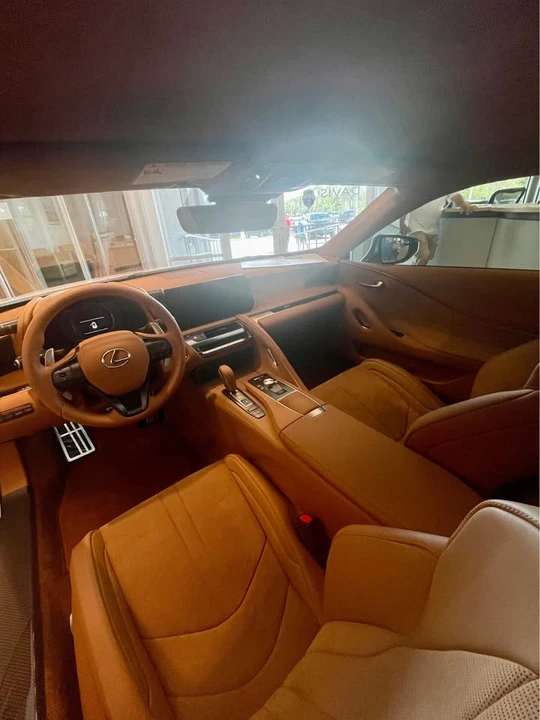 2025 Lexus LC - Image 11 of 11